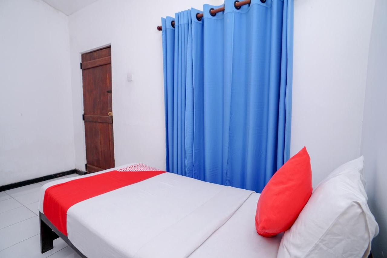 Oyo 384 Dilena Beach Resort Унаватуна Номер фото